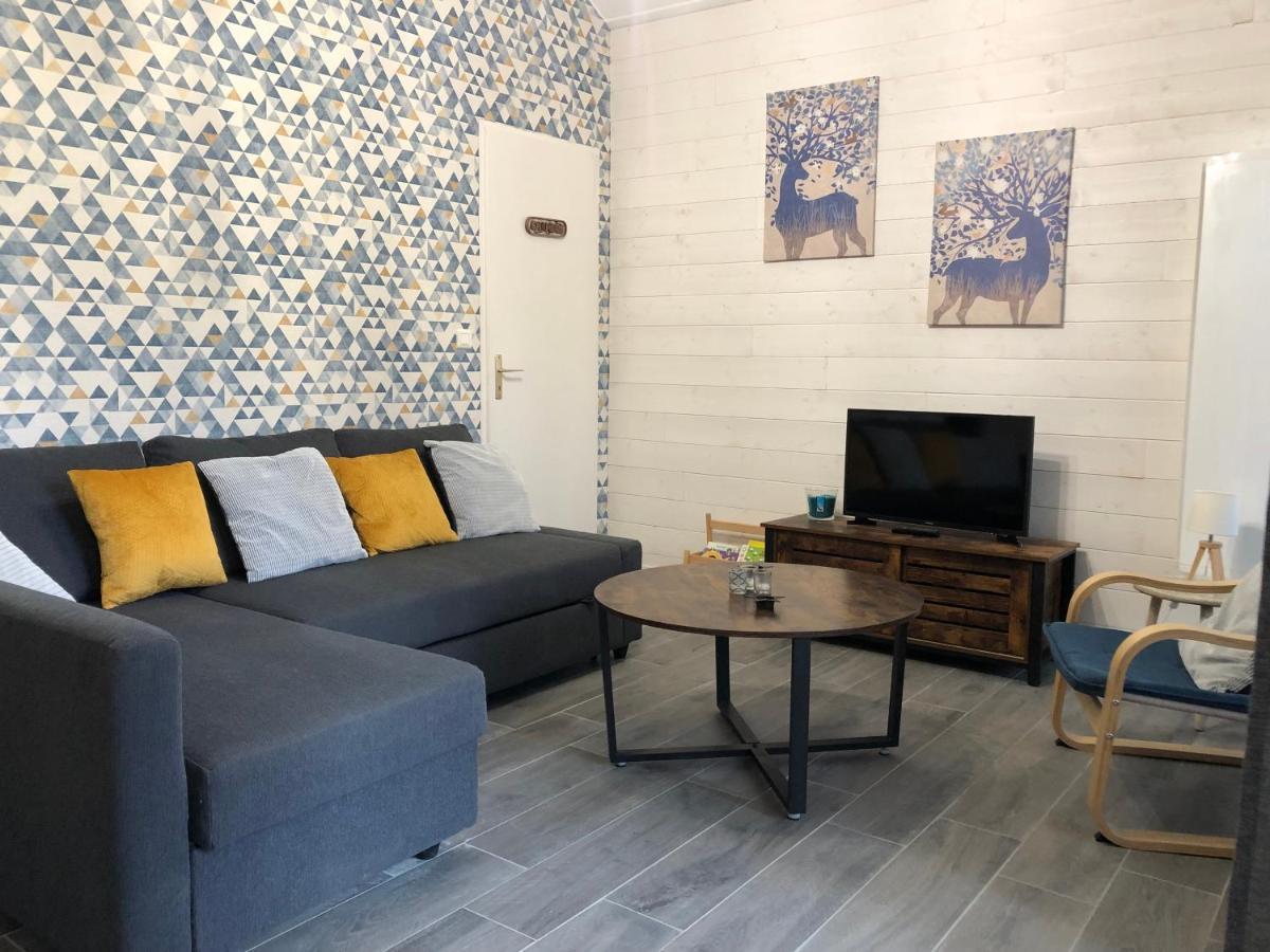 Charmant Cottage Dans Domaine Prive Signy-le-Petit ภายนอก รูปภาพ